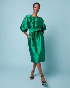 Trapunto Blouson Dress In Emerald Silk/Wool 24 Trapunto Blouson Dress In Emerald Silk/Wool -HERNO || ULLA JOHNSON || A.P.C. Shop M 23 NOV EDITORIAL PDP 1