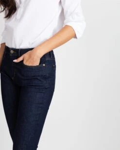 Flare Cropped 5-Pocket Jean In Indigo Stretch Denim 11 Flare Cropped 5-Pocket Jean In Indigo Stretch Denim -HERNO || ULLA JOHNSON || A.P.C. Shop S42279 10