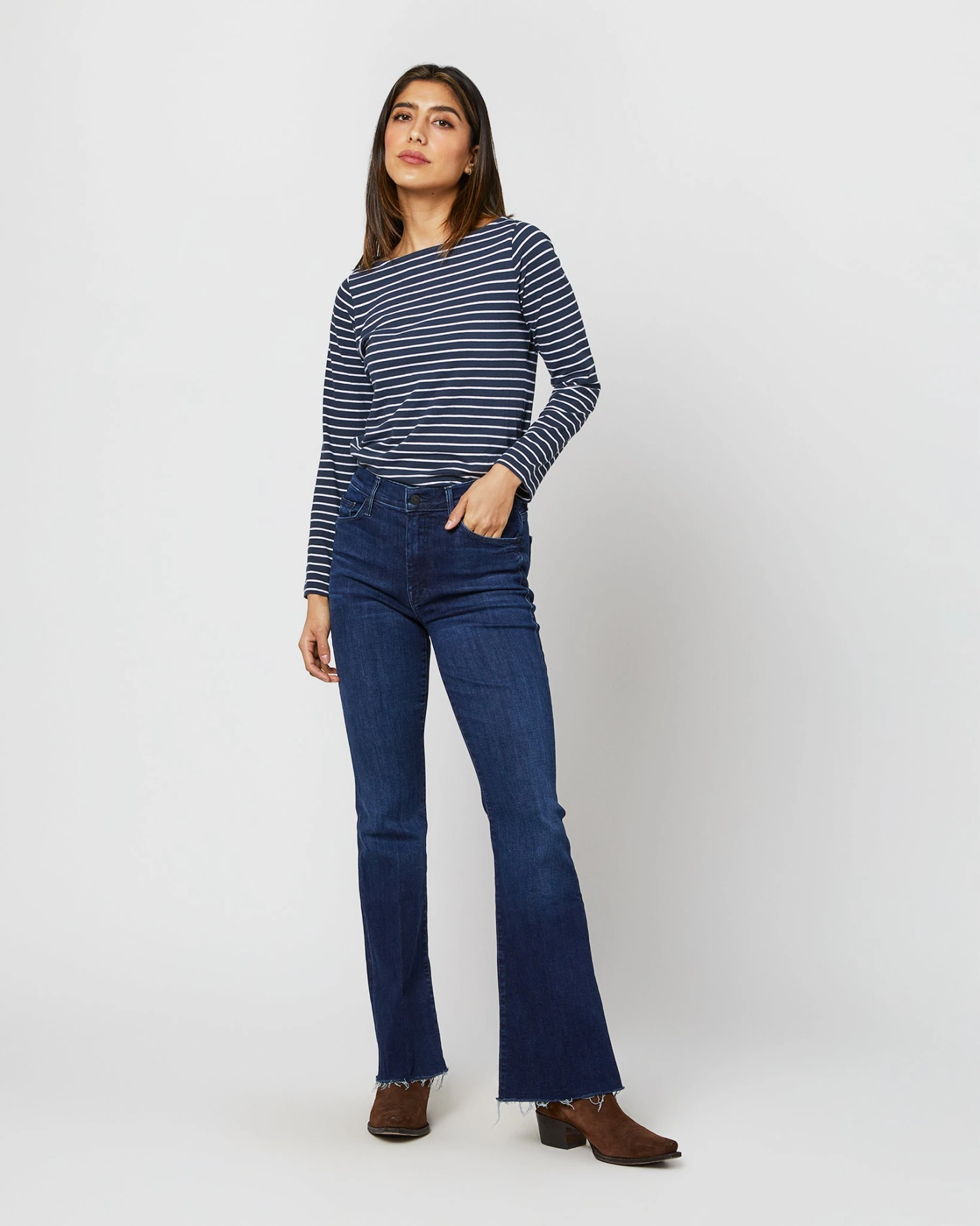 The Weekender Fray Jean In Mint Condition 2 The Weekender Fray Jean In Mint Condition - Image 2