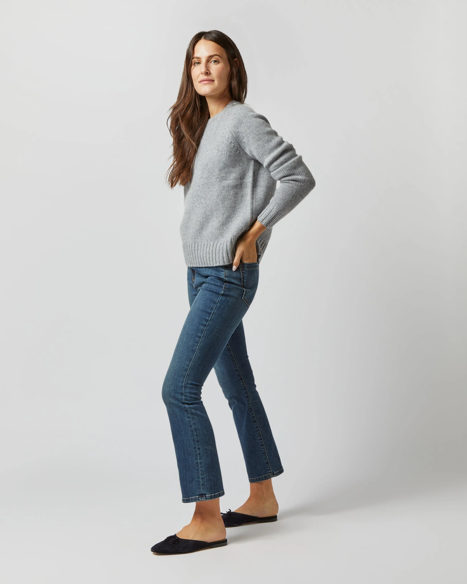 Eli Mid-Gauge Crewneck Sweater In Heather Grey Cashmere 4 Eli Mid-Gauge Crewneck Sweater In Heather Grey Cashmere - Image 4