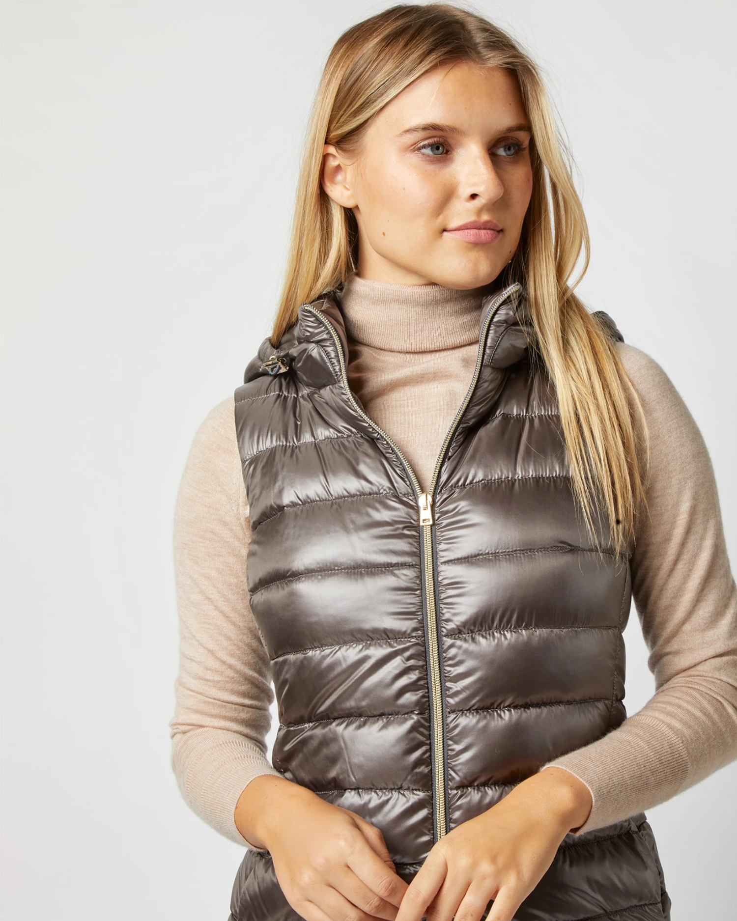 HERNO Serena Fitted Long Vest In Charcoal 2 HERNO Serena Fitted Long Vest In Charcoal - Image 2