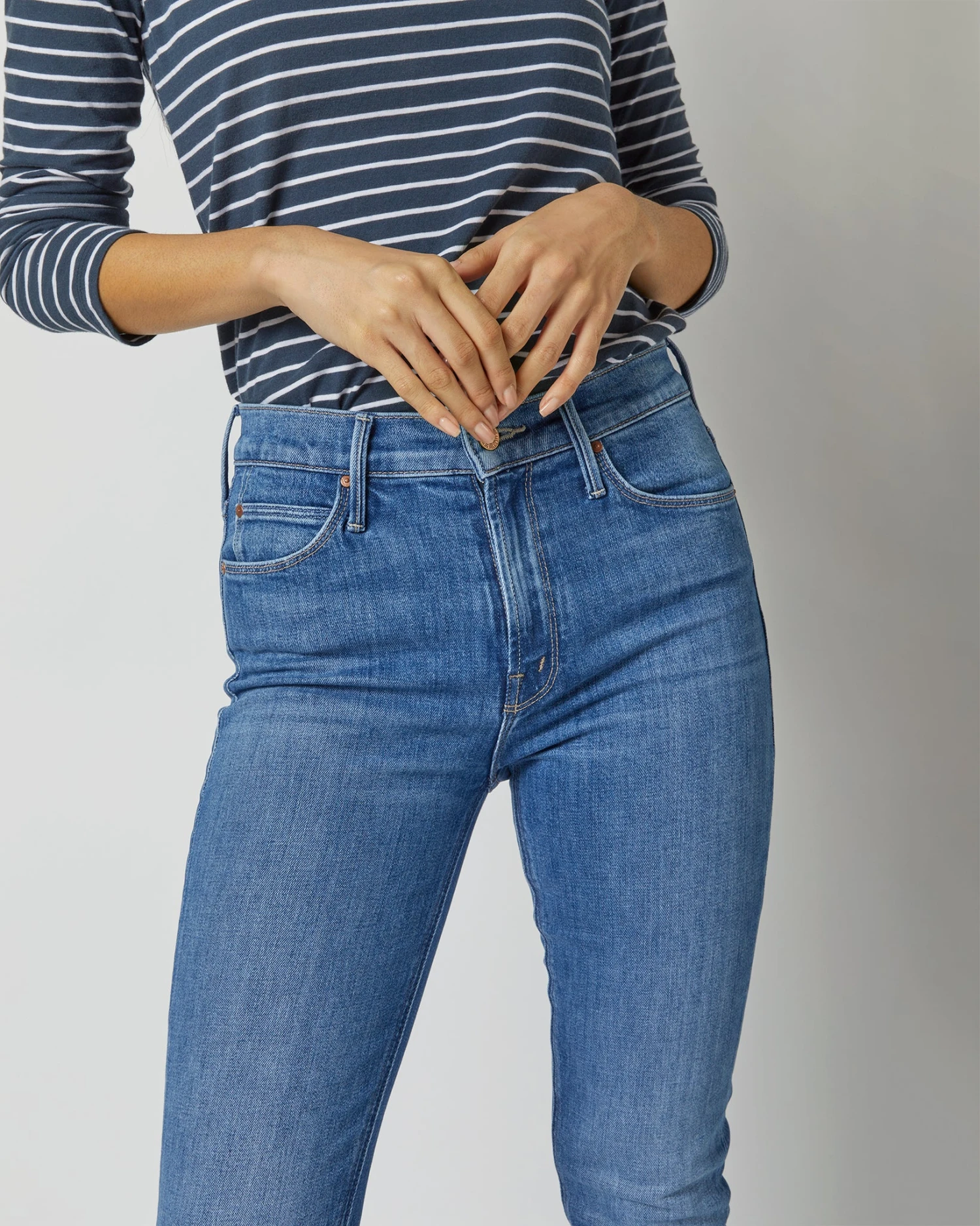 The Mid Rise Dazzler Ankle Fray Jean In New Sheriff In Town 5 The Mid Rise Dazzler Ankle Fray Jean In New Sheriff In Town - Image 5