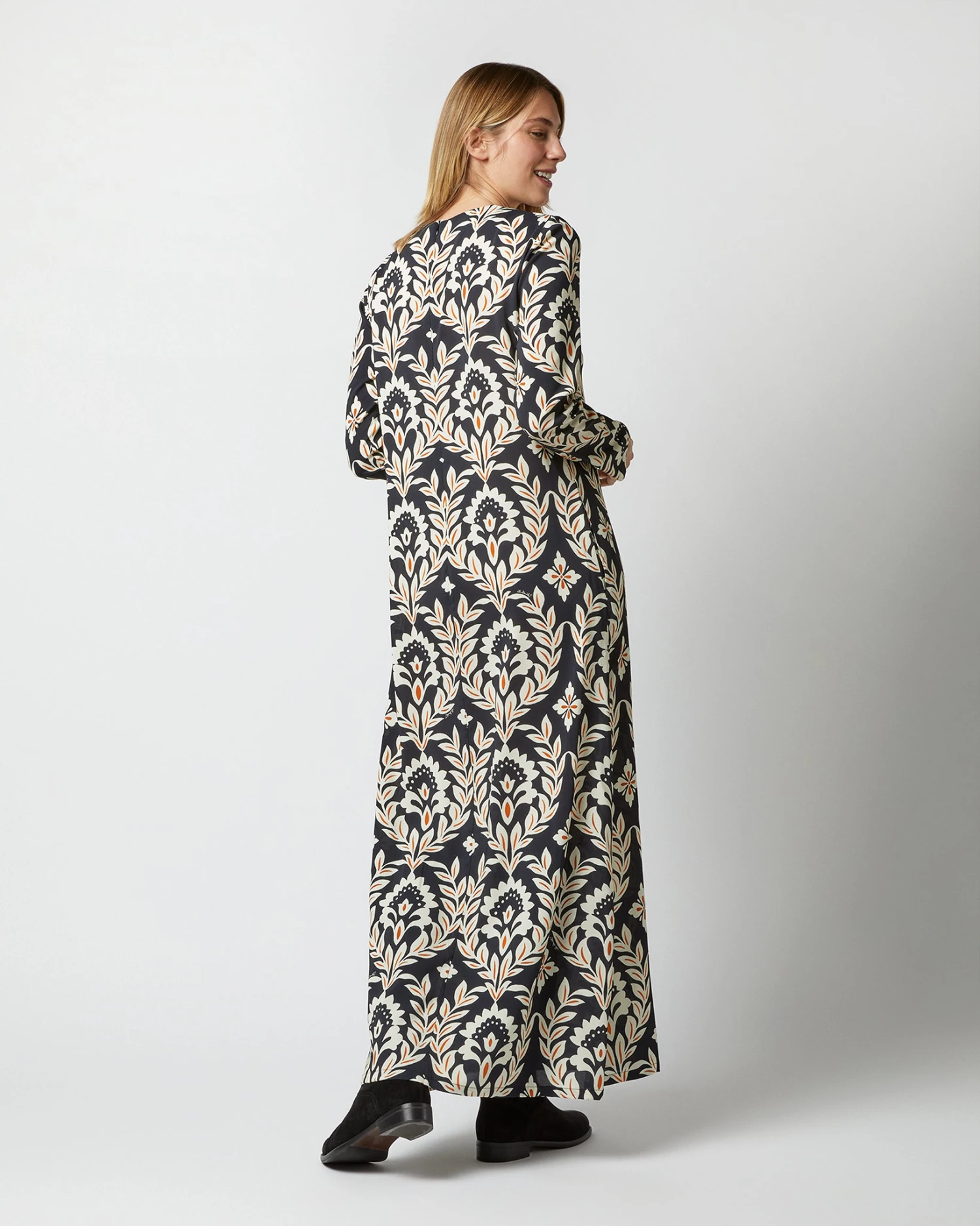 Long Sleeve Swing Dress In Ghirlanda Black Sablé 4 Long Sleeve Swing Dress In Ghirlanda Black Sablé - Image 4